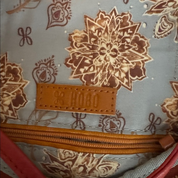 HOBO Elegant Red Leather Crossbody Bag - Picture 2 of 5